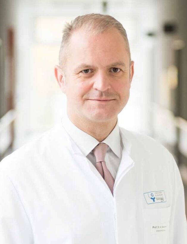 Doctor Expert in narcology Matthias